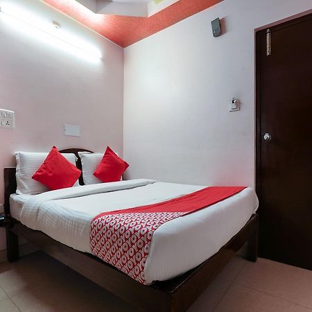 Oyo 10711 Hotel Nsnr Residency Visakhapatnam Bagian luar foto
