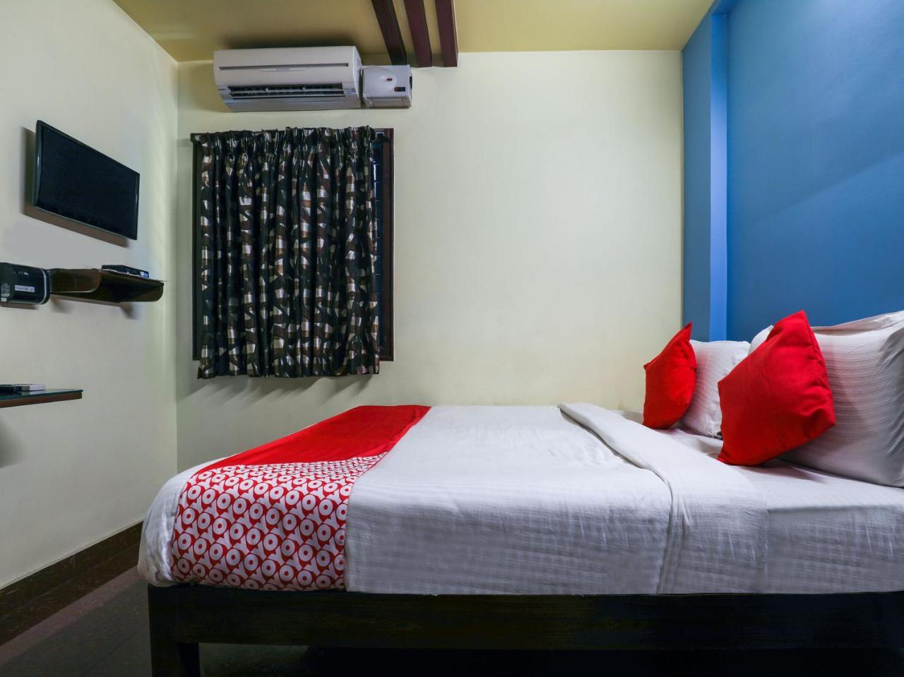 Oyo 10711 Hotel Nsnr Residency Visakhapatnam Bagian luar foto